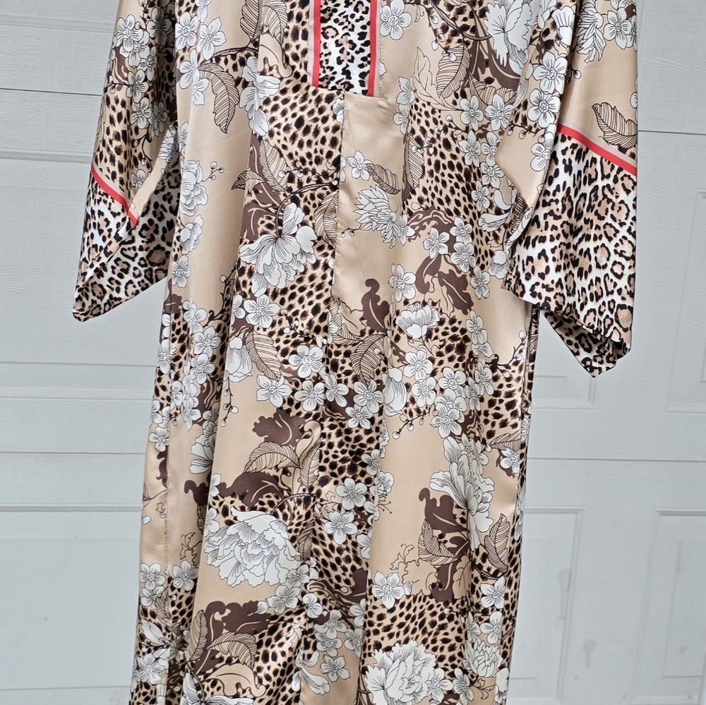Jones New York Floral and Leopard Print Kimono-style Robe, Kraftan Robe Or Dress